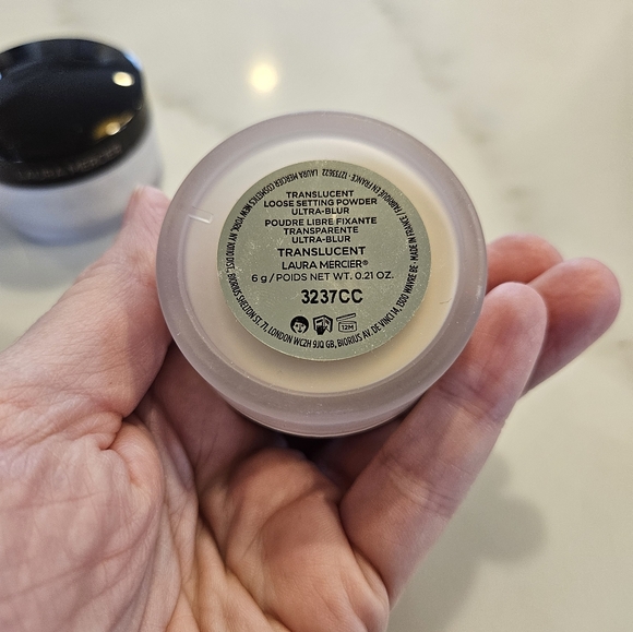 Laura Mercier Translucent Setting Powder Mini Set - Picture 6 of 7